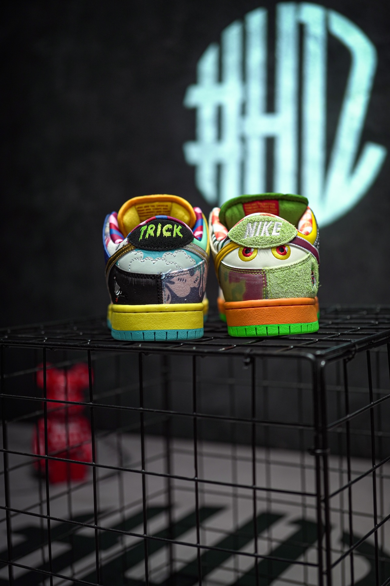 NIKE SB Dunk Low "What The paul"