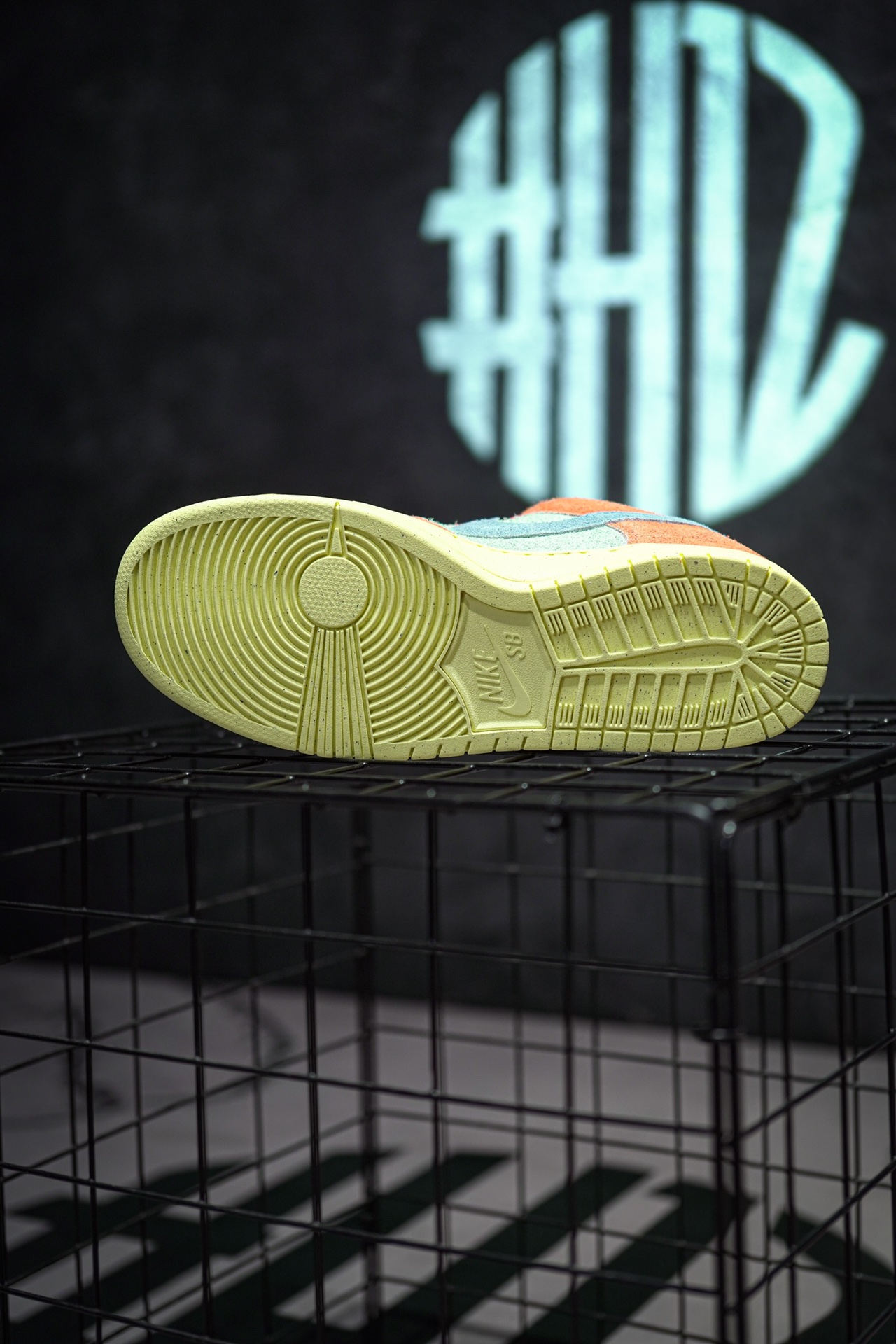 NIKE SB Dunk Low "Orange and Emerald Rise"