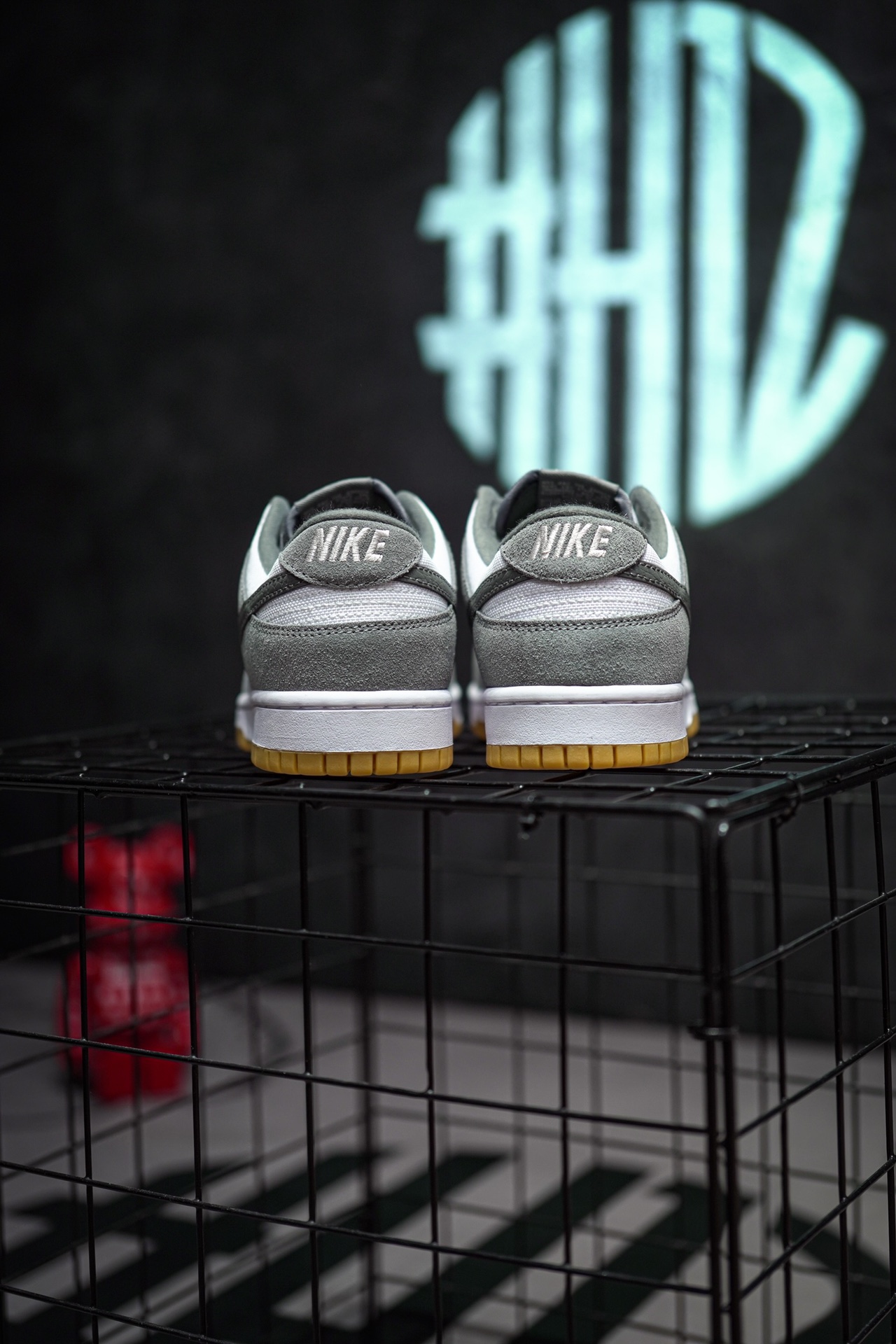 NIKE Dunk Low "Grey Gum"