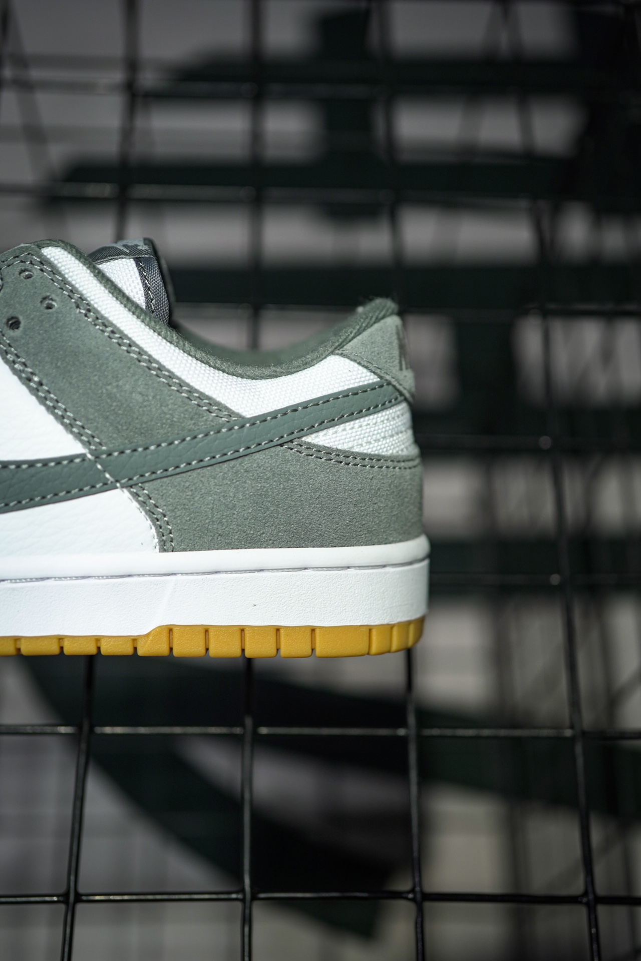 NIKE Dunk Low "Grey Gum"