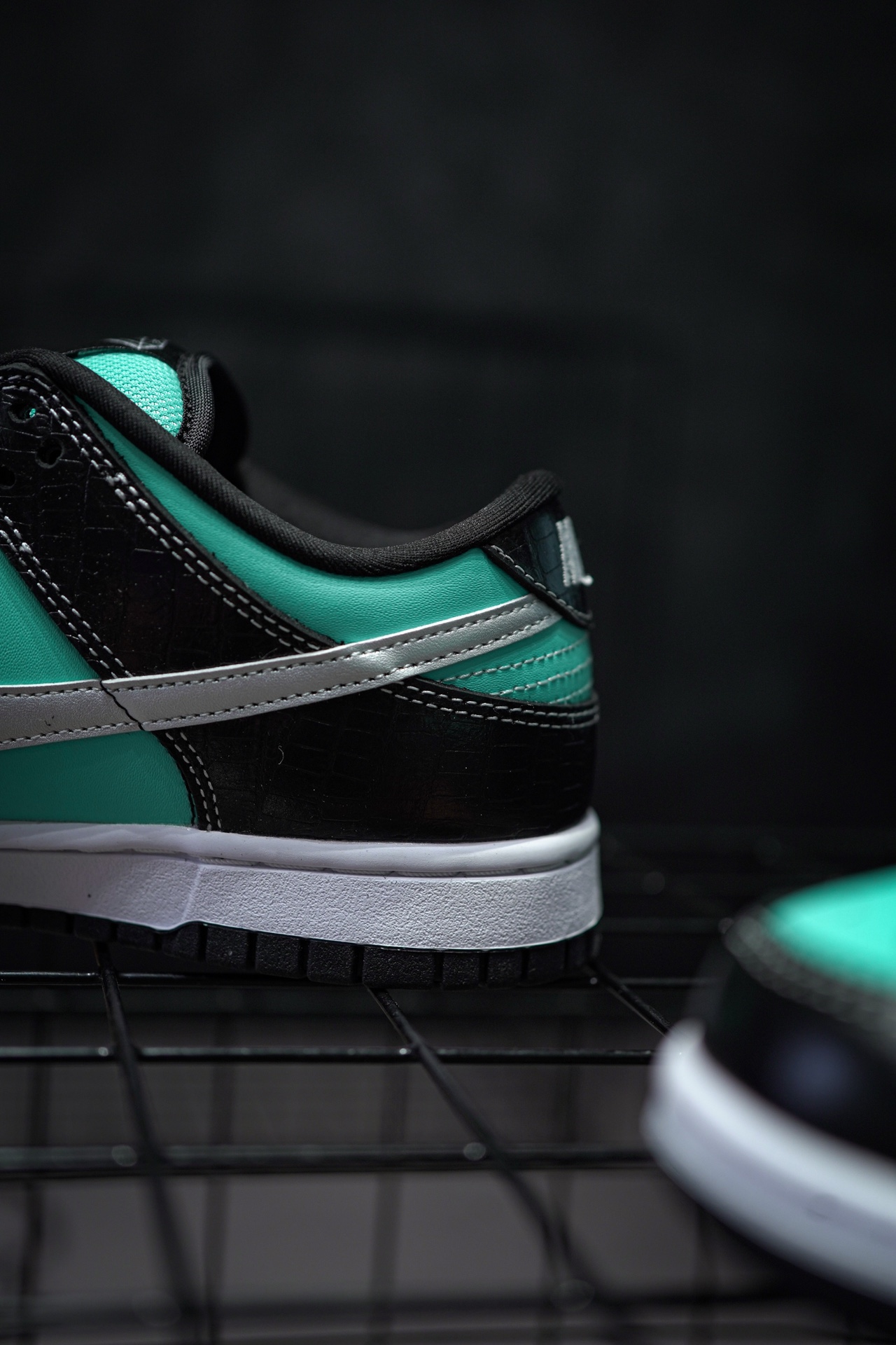 NIKE SB Dunk Low Diamond Supply Co.Tiffany