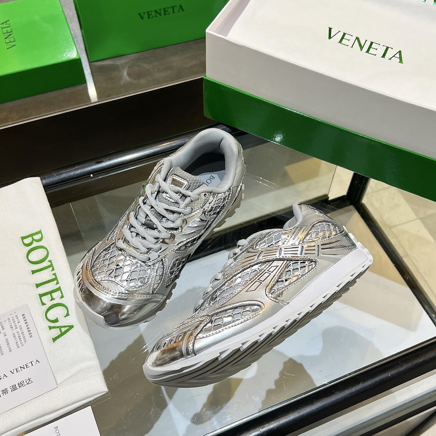 Bottega Veneta 12 colors