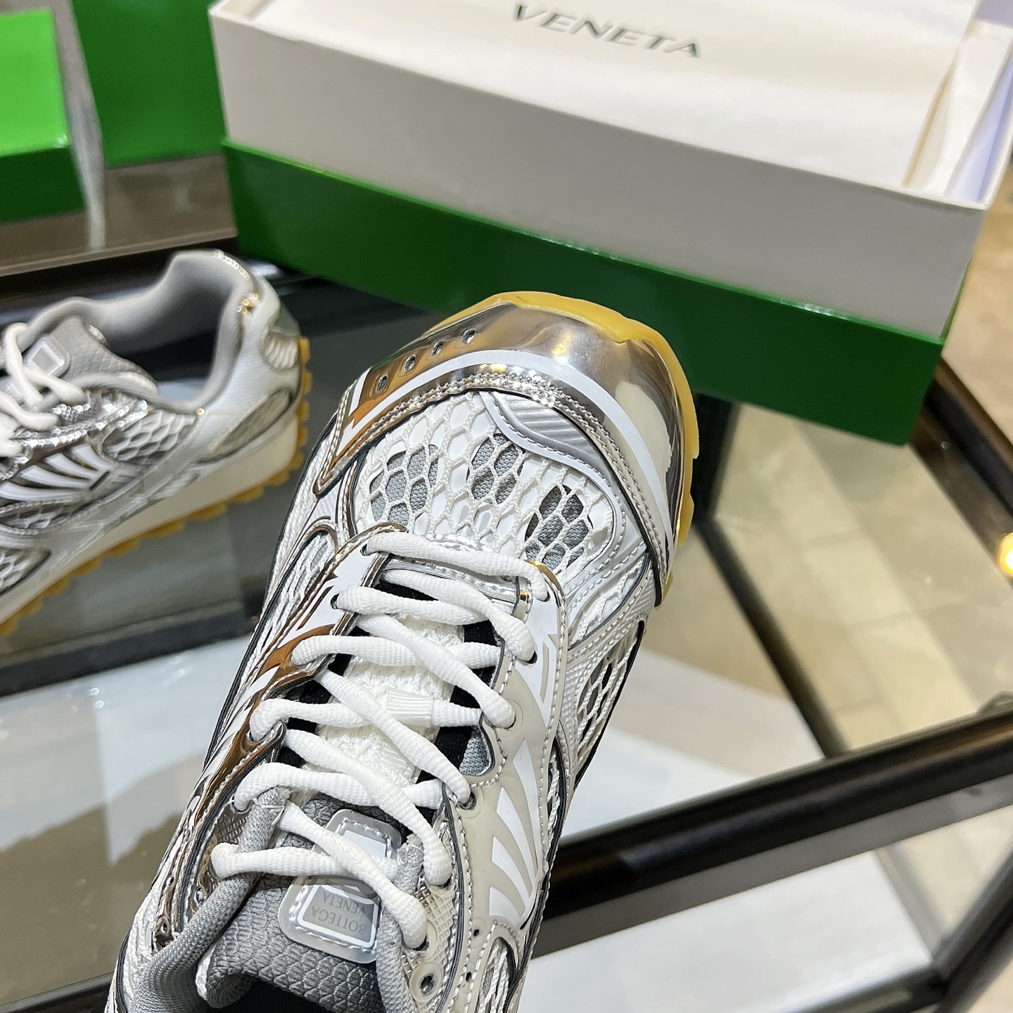 Bottega Veneta 12 colors