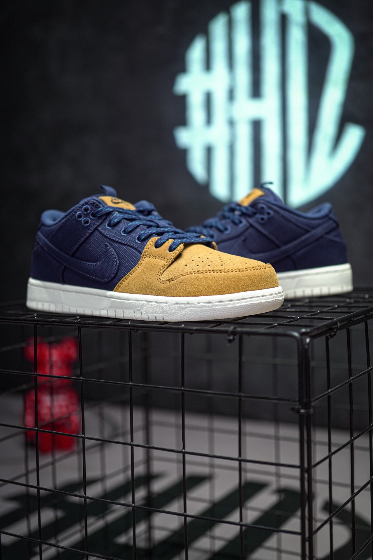 Nike SB Dunk Low Pro PRM 90s Backpack