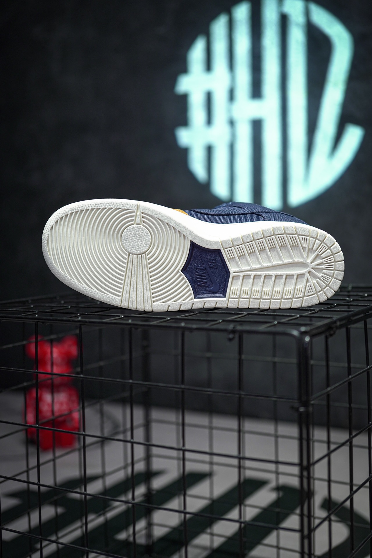 Nike SB Dunk Low Pro PRM 90s Backpack