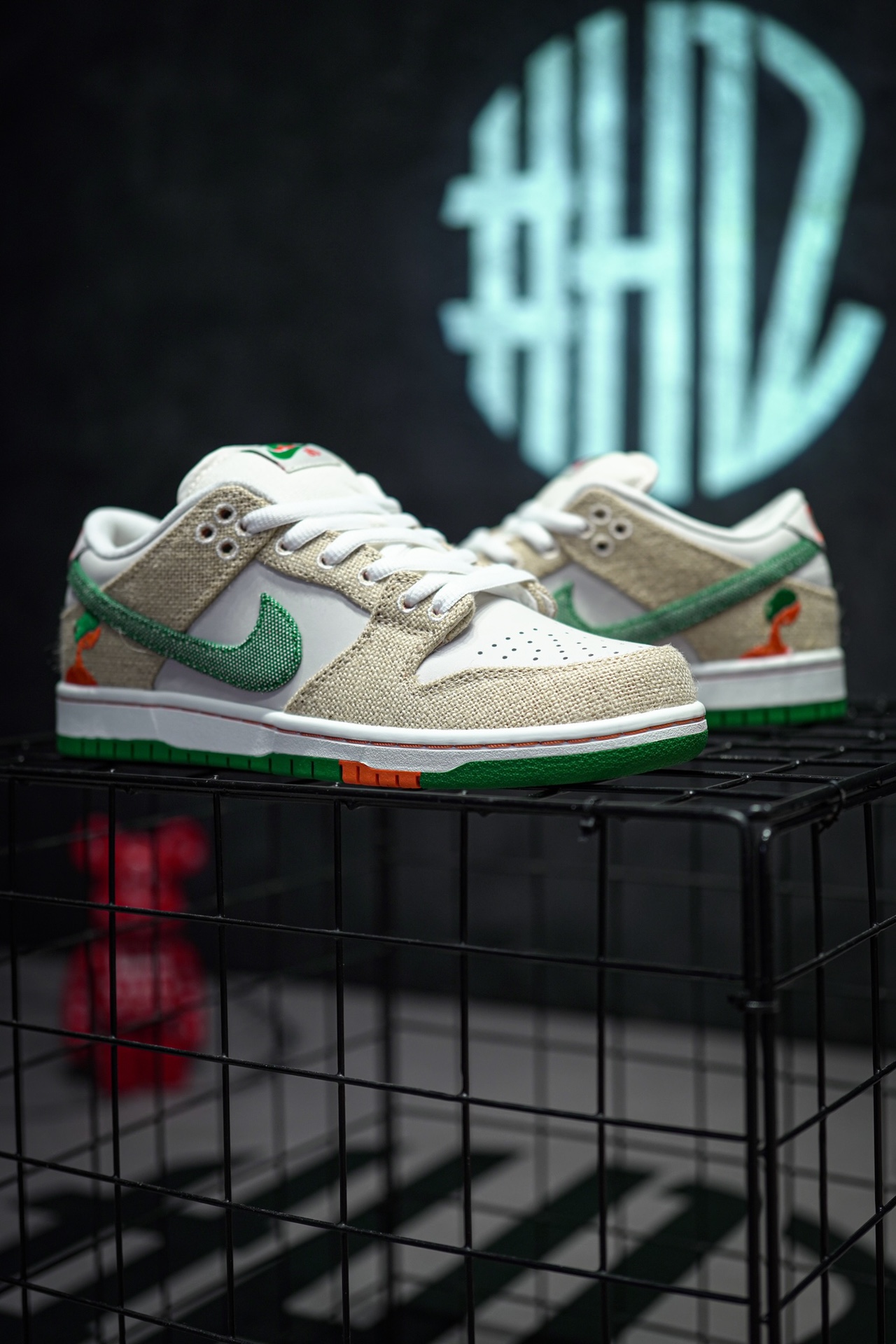 Jarritos x NIKE SB Dunk Low "Phantom and Malachite"