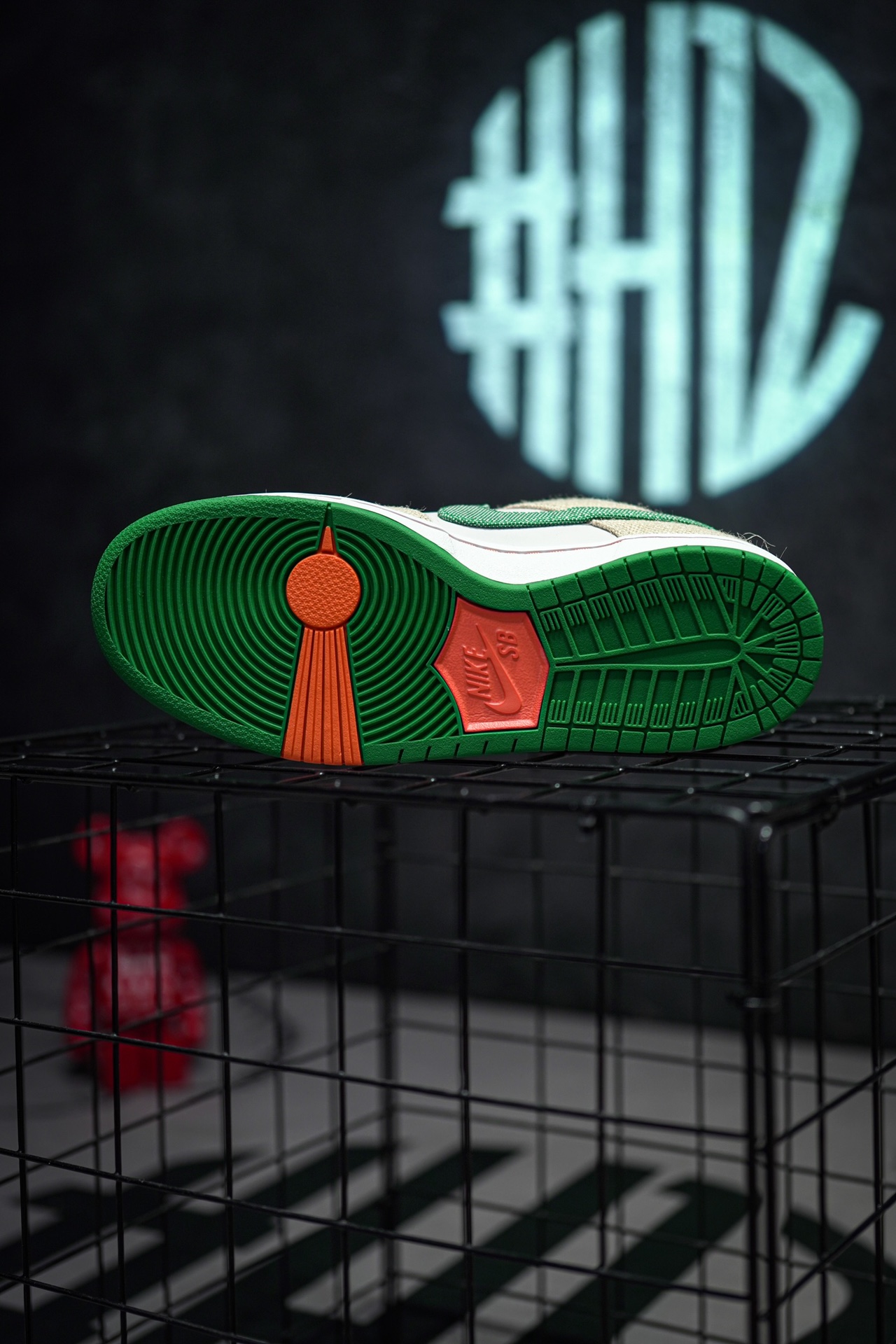 Jarritos x NIKE SB Dunk Low "Phantom and Malachite"