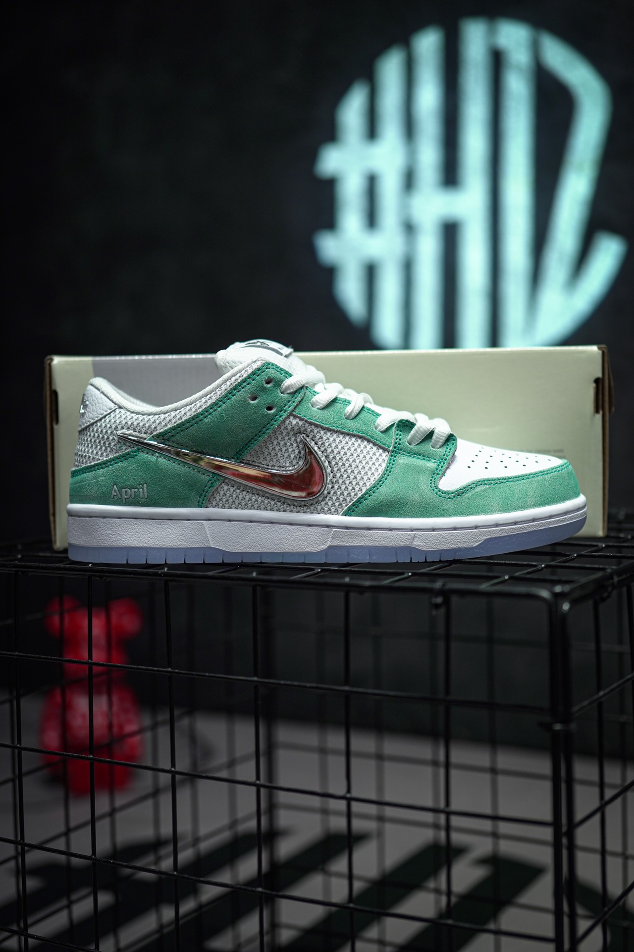 April Skateboards x NK SB Dunk Low