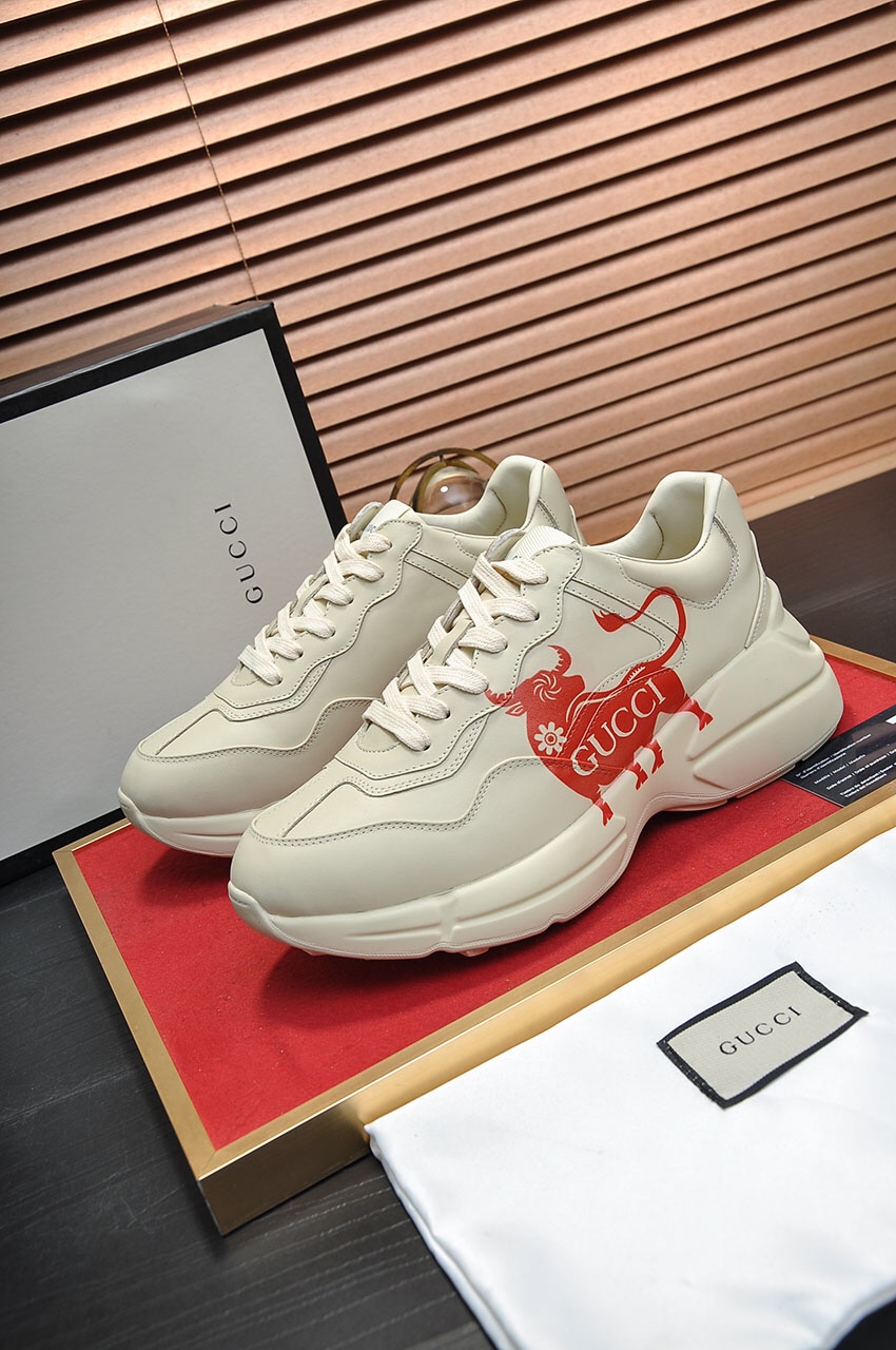 Gucci couple's collection red bull print