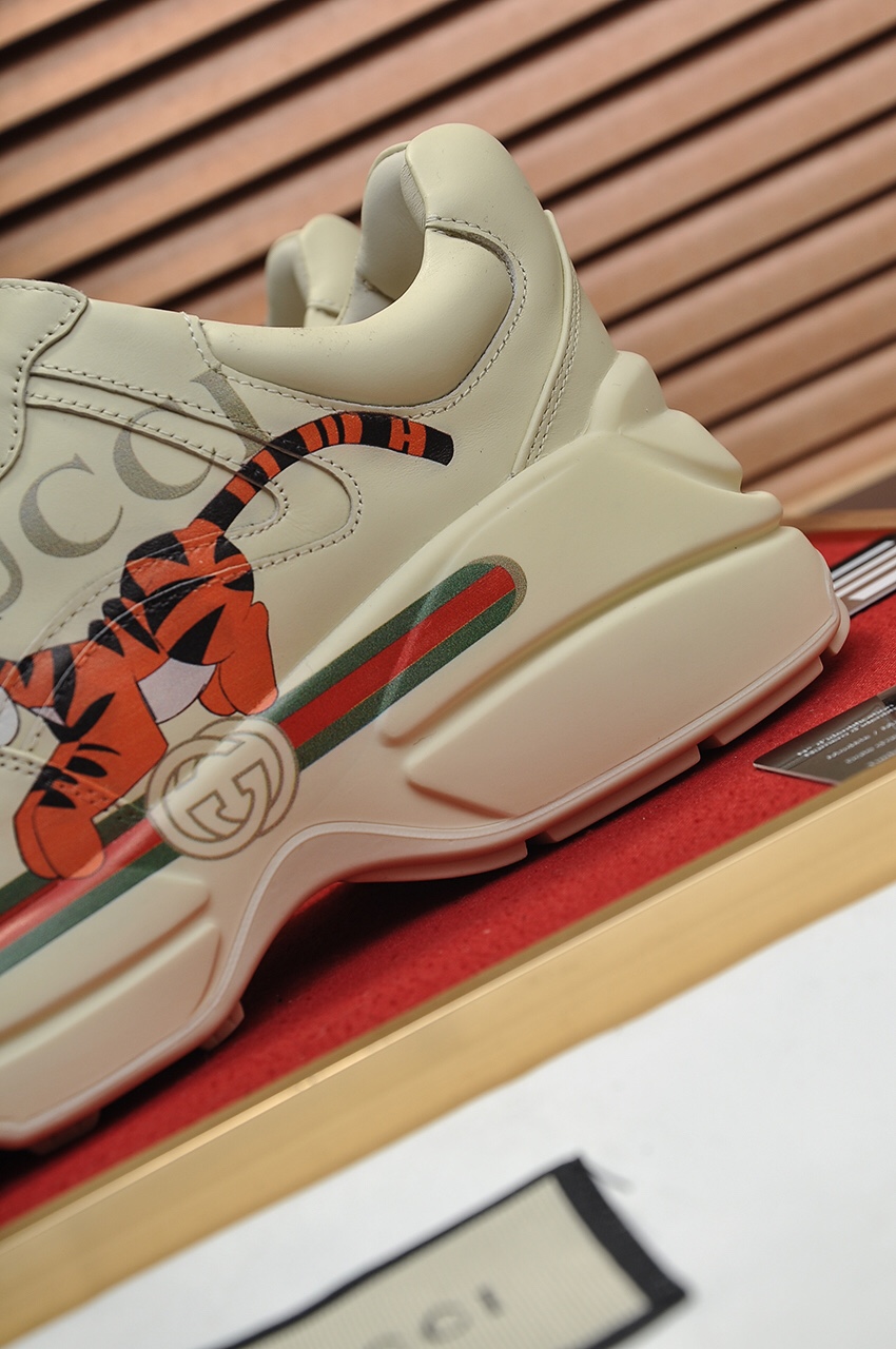 Gucci Rhyton Tiger print