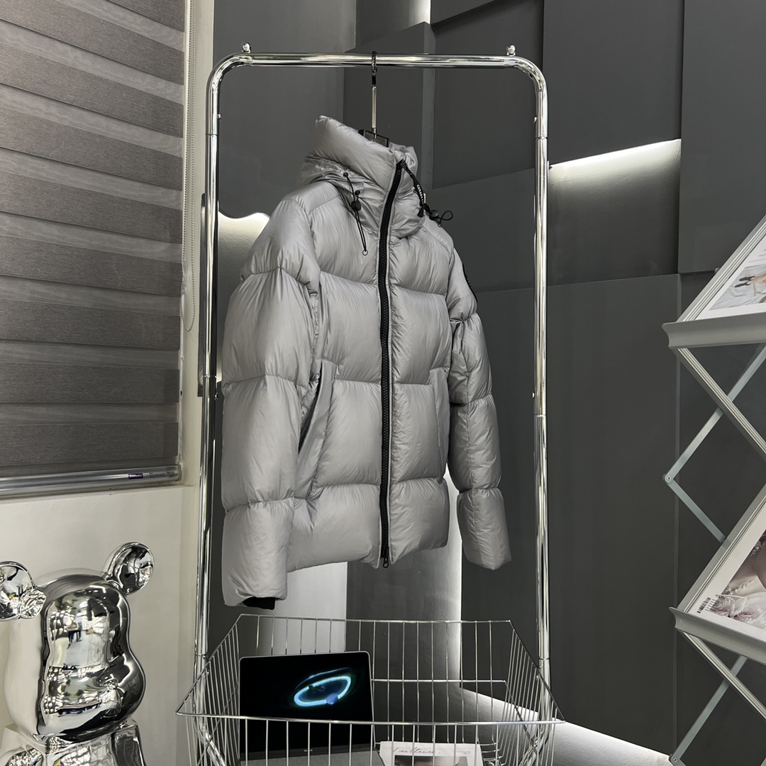 CANADA GOOSE 2022 limited edition Crofton bread down jacket for couples.