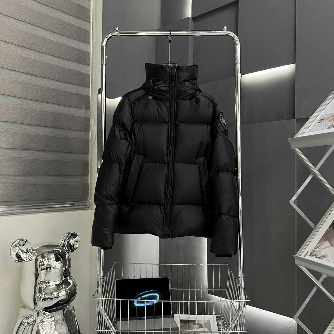 CANADA GOOSE 2022 limited edition Crofton bread down jacket for couples.