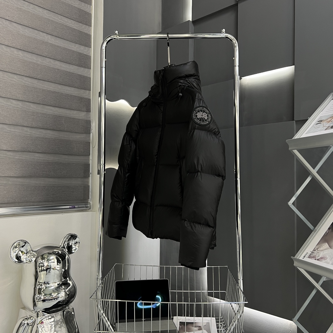 CANADA GOOSE 2022 limited edition Crofton bread down jacket for couples.
