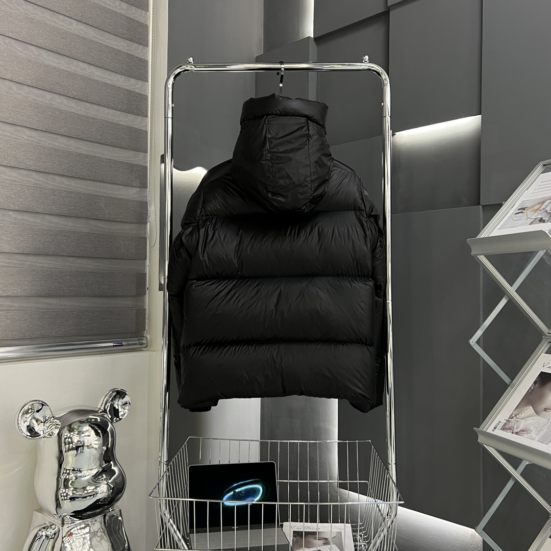 CANADA GOOSE 2022 limited edition Crofton bread down jacket for couples.