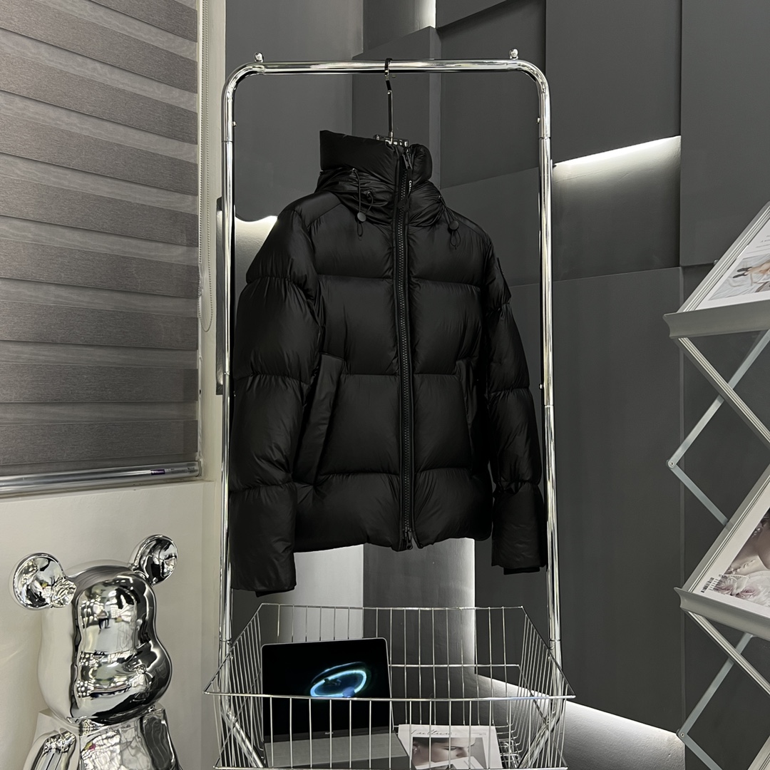 CANADA GOOSE 2022 limited edition Crofton bread down jacket for couples.