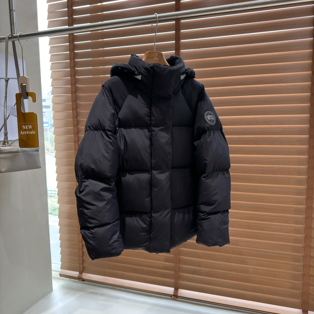 CANADA GOOSE Junction Short Down Jacket
