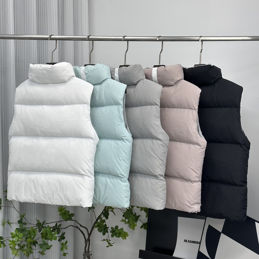 CANADA GOOSE pastel series white label down vest