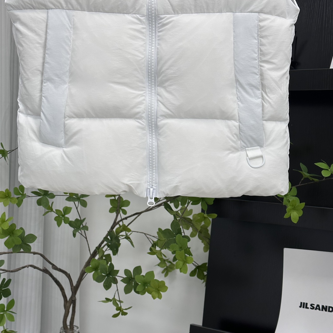 CANADA GOOSE pastel series white label down vest