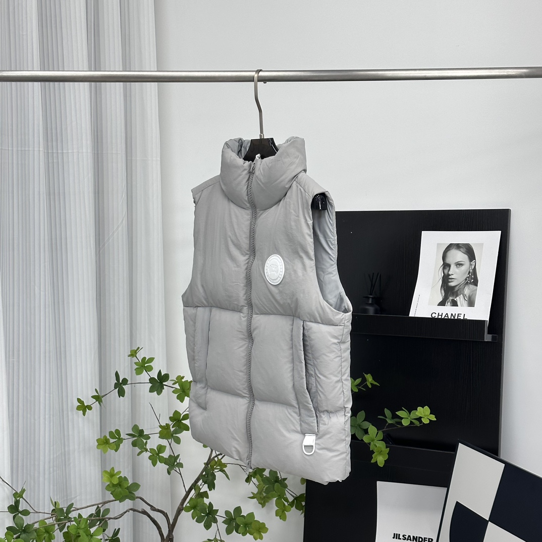 CANADA GOOSE pastel series white label down vest