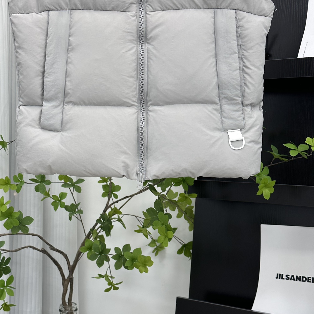 CANADA GOOSE pastel series white label down vest