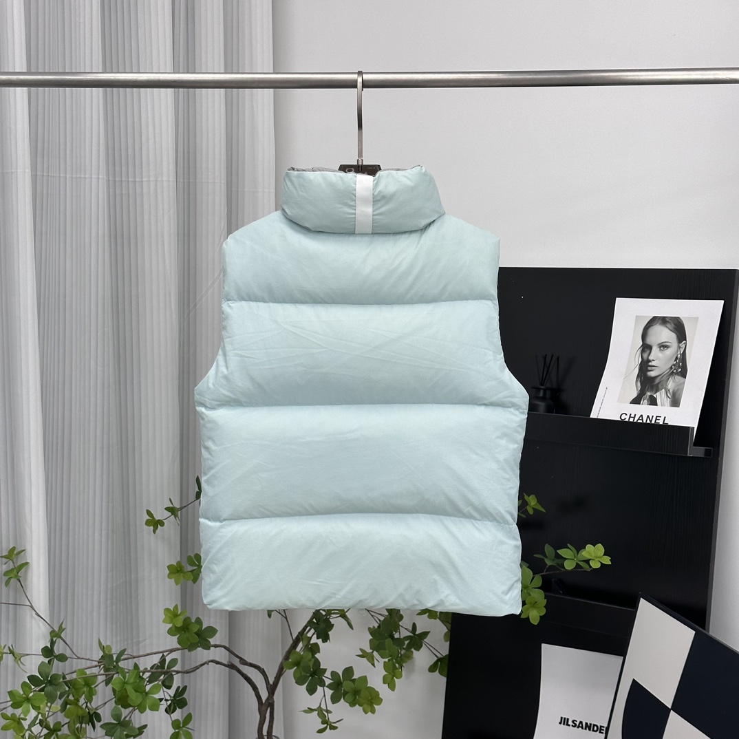 CANADA GOOSE pastel series white label down vest