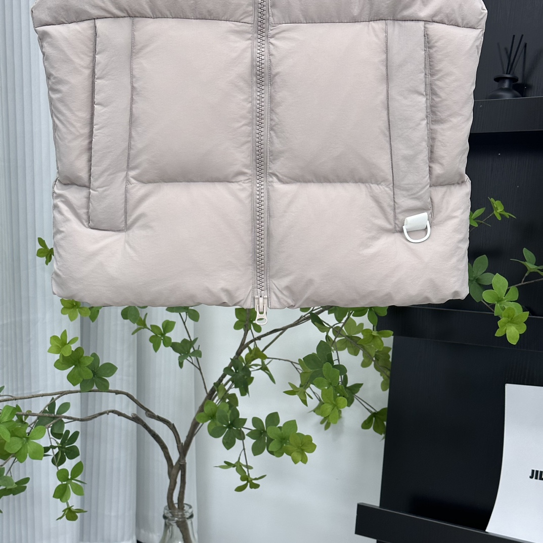 CANADA GOOSE pastel series white label down vest