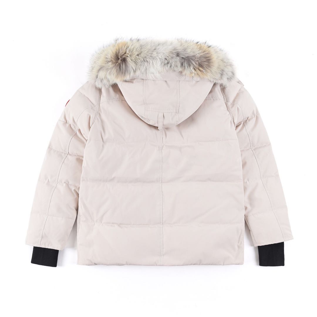 CANADA GOOSE Wyndham 388M classic parka down jacket for men and women.