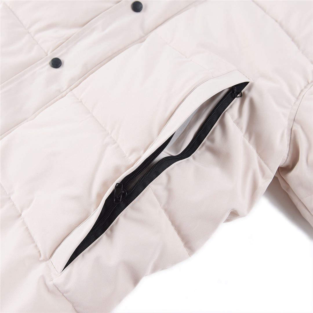 CANADA GOOSE Wyndham 388M classic parka down jacket for men and women.