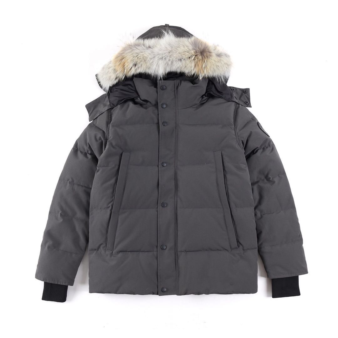 CANADA GOOSE Wyndham 388M classic parka down jacket for men and women.