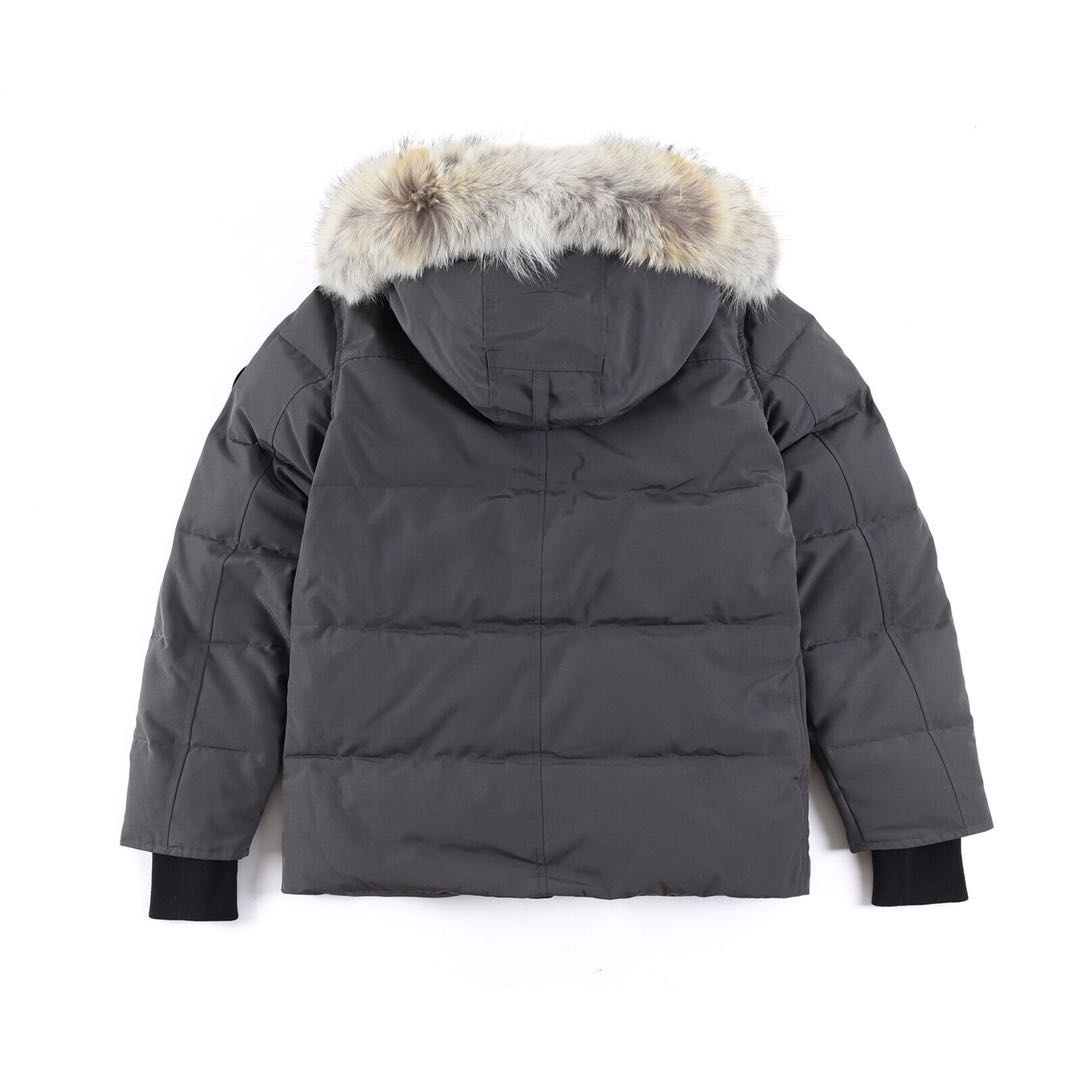 CANADA GOOSE Wyndham 388M classic parka down jacket for men and women.