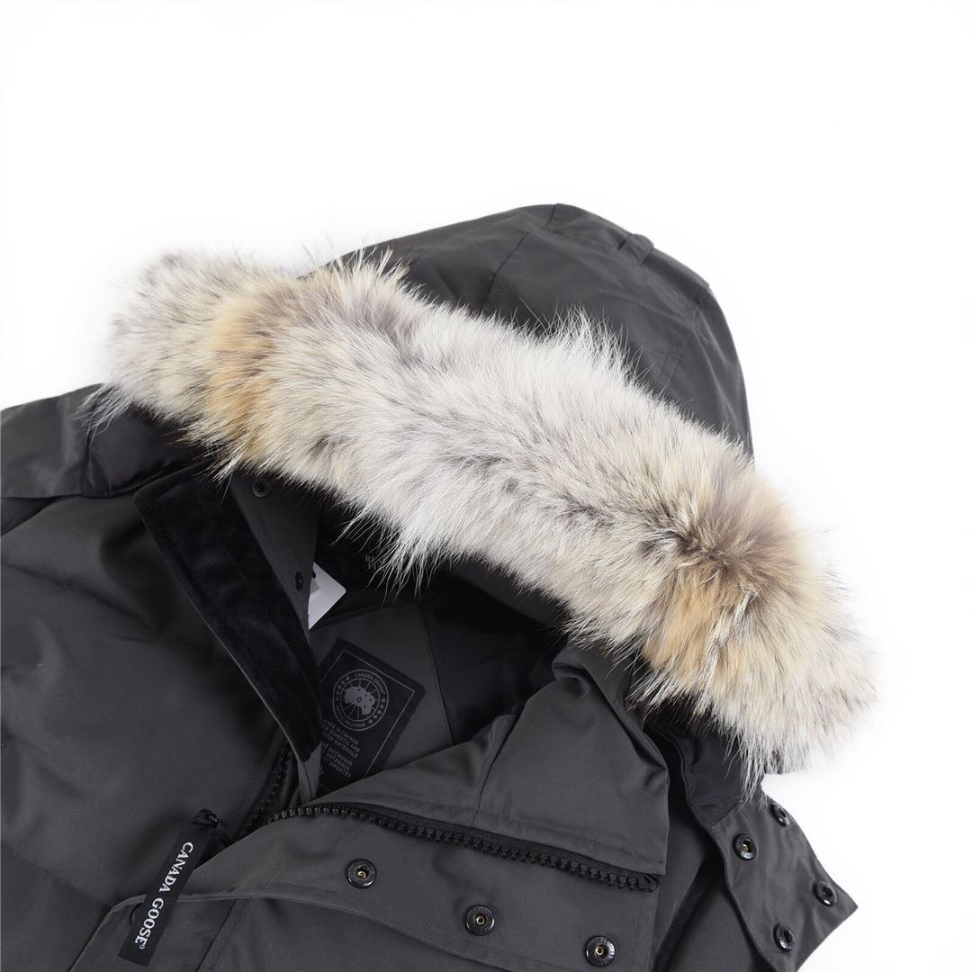 CANADA GOOSE Wyndham 388M classic parka down jacket for men and women.