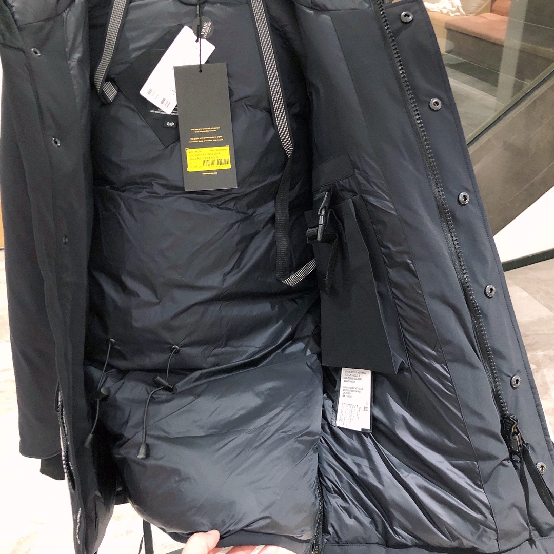 CANADA GOOSE x OVO collaboration limited edition parka coat