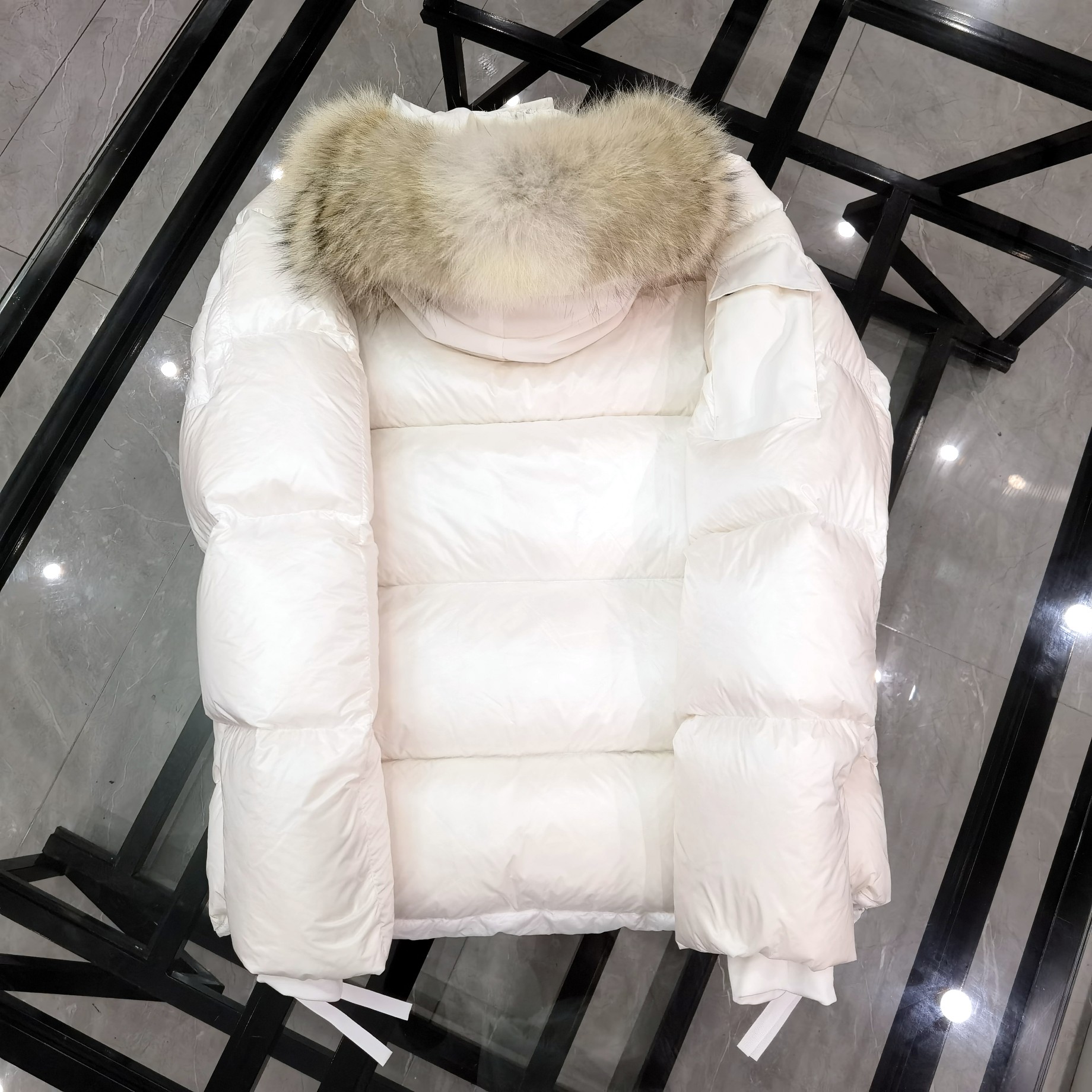 CANADA GOOSE 08 Expedition Limited Global Edition
