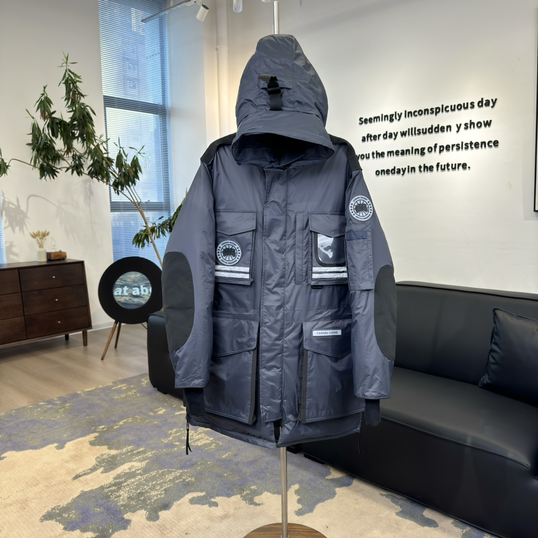 Canada Goose SS22 Snow Mantra Series Multi-pocket Hooded Down Jacket