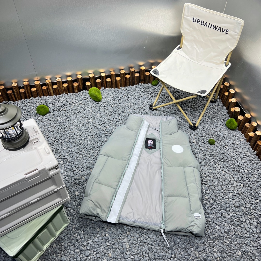 Canada Goose Pastels Collection Everett Down Vest White Label