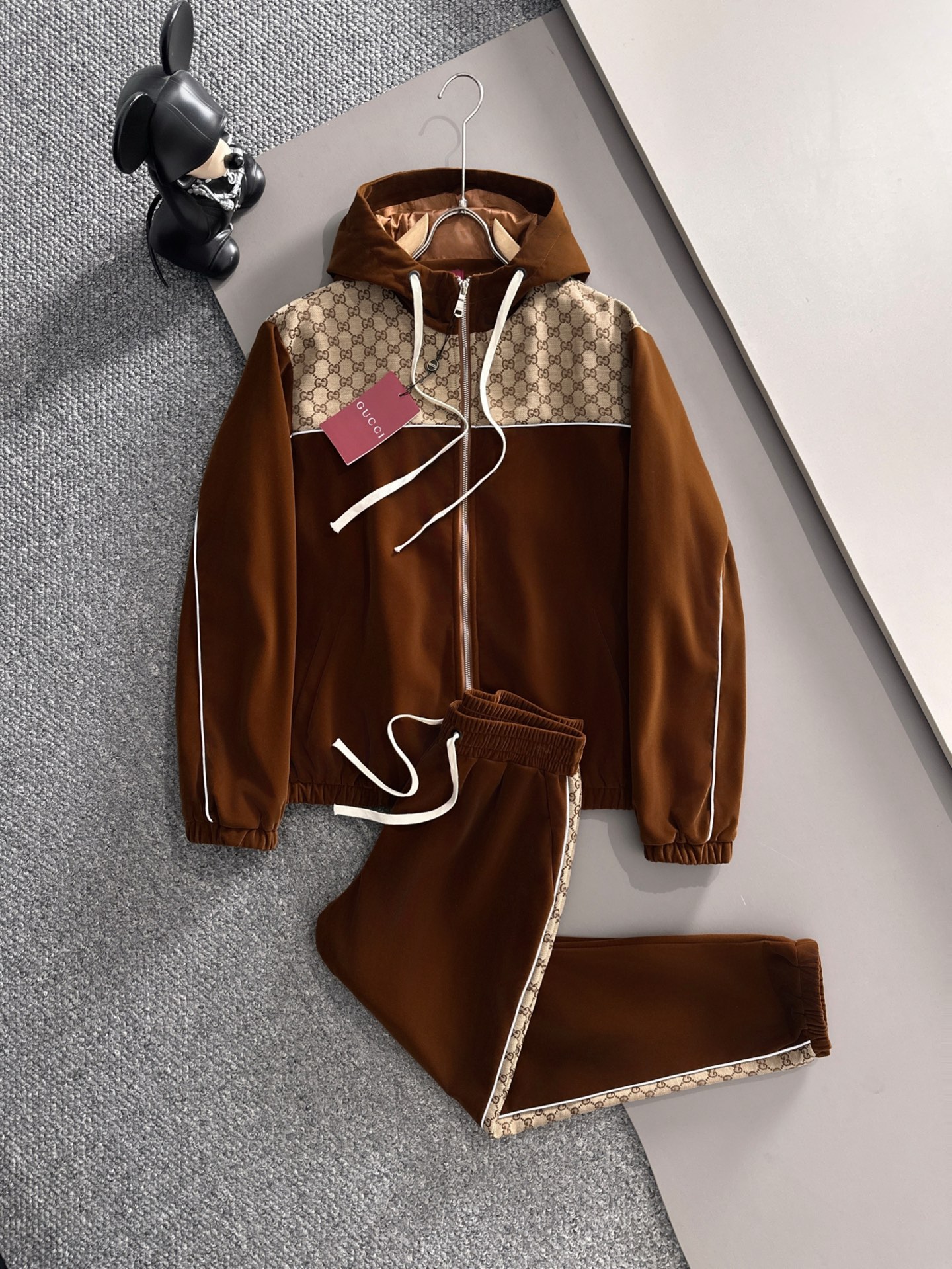 GUCCI 2025 casual outfit