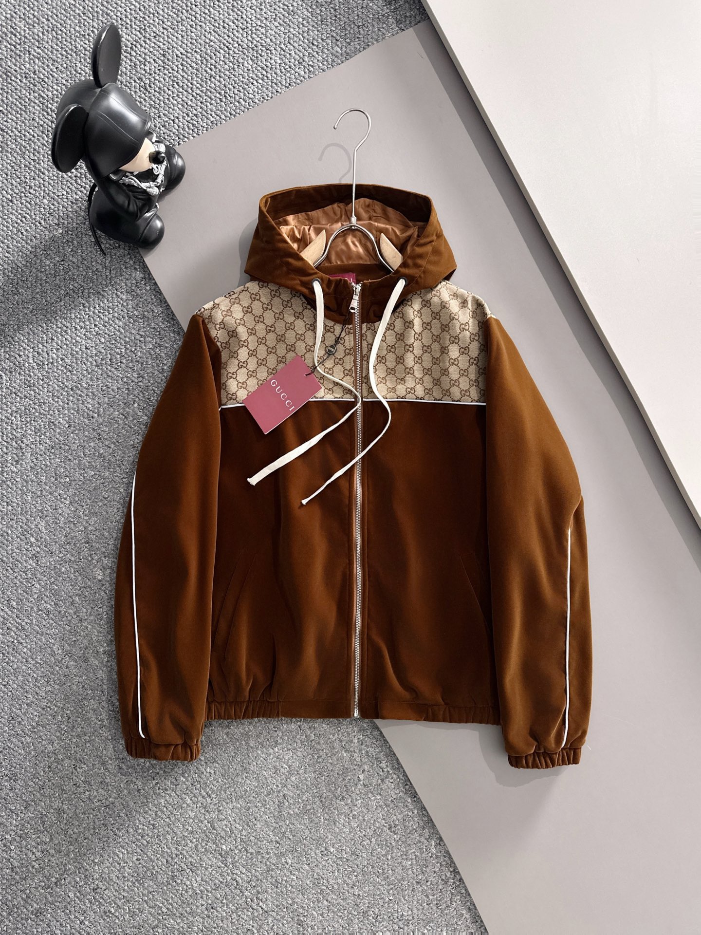 GUCCI 2025 casual outfit