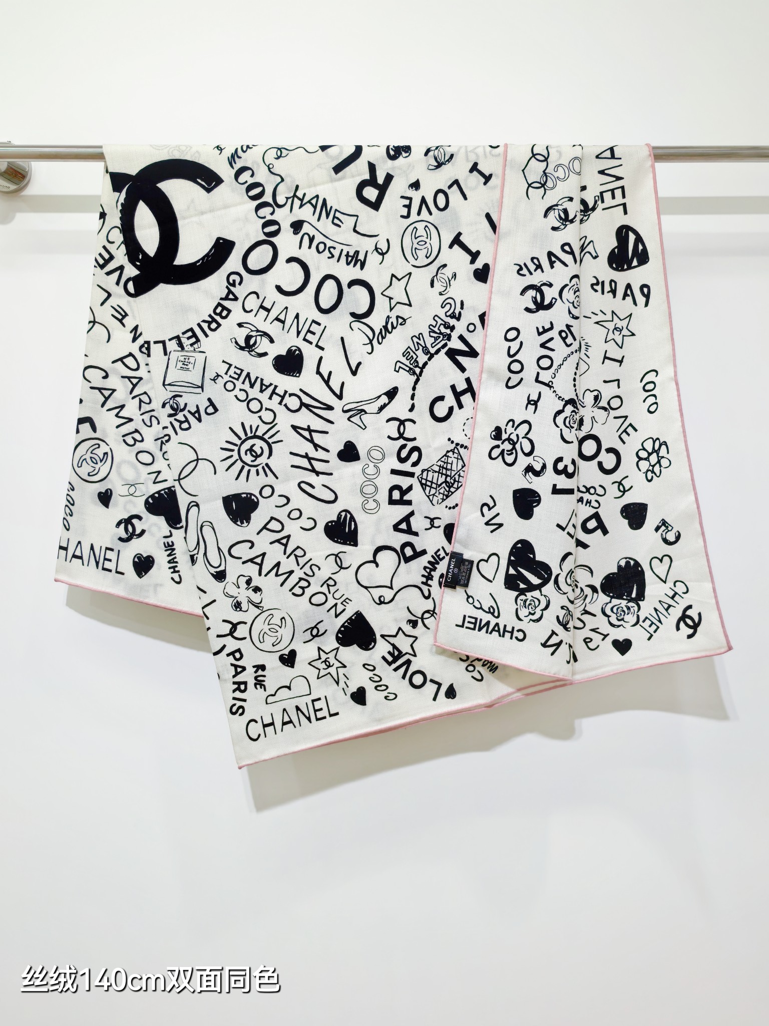 CHANEL 325P graffiti heart accessories 