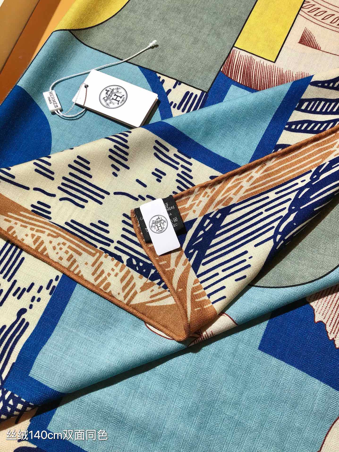 Hermès Cavalier en Formes shawl 140