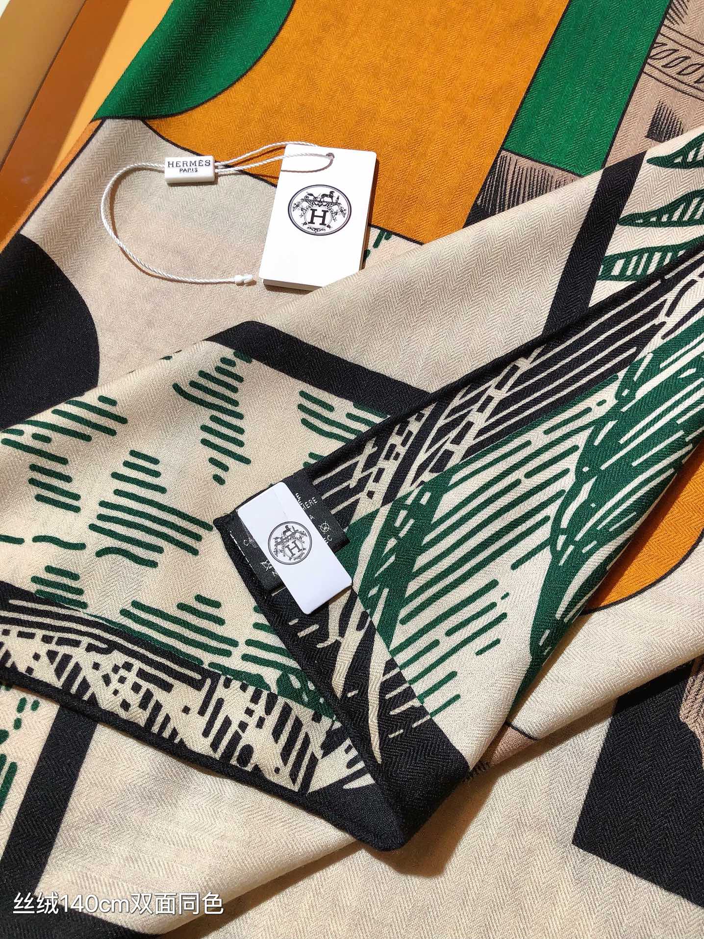 Hermès Cavalier en Formes shawl 140