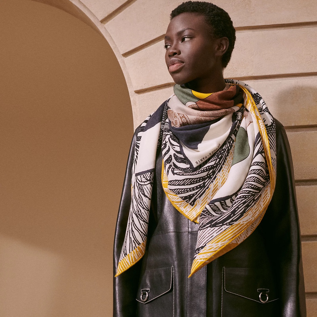 Hermès Cavalier en Formes shawl 140