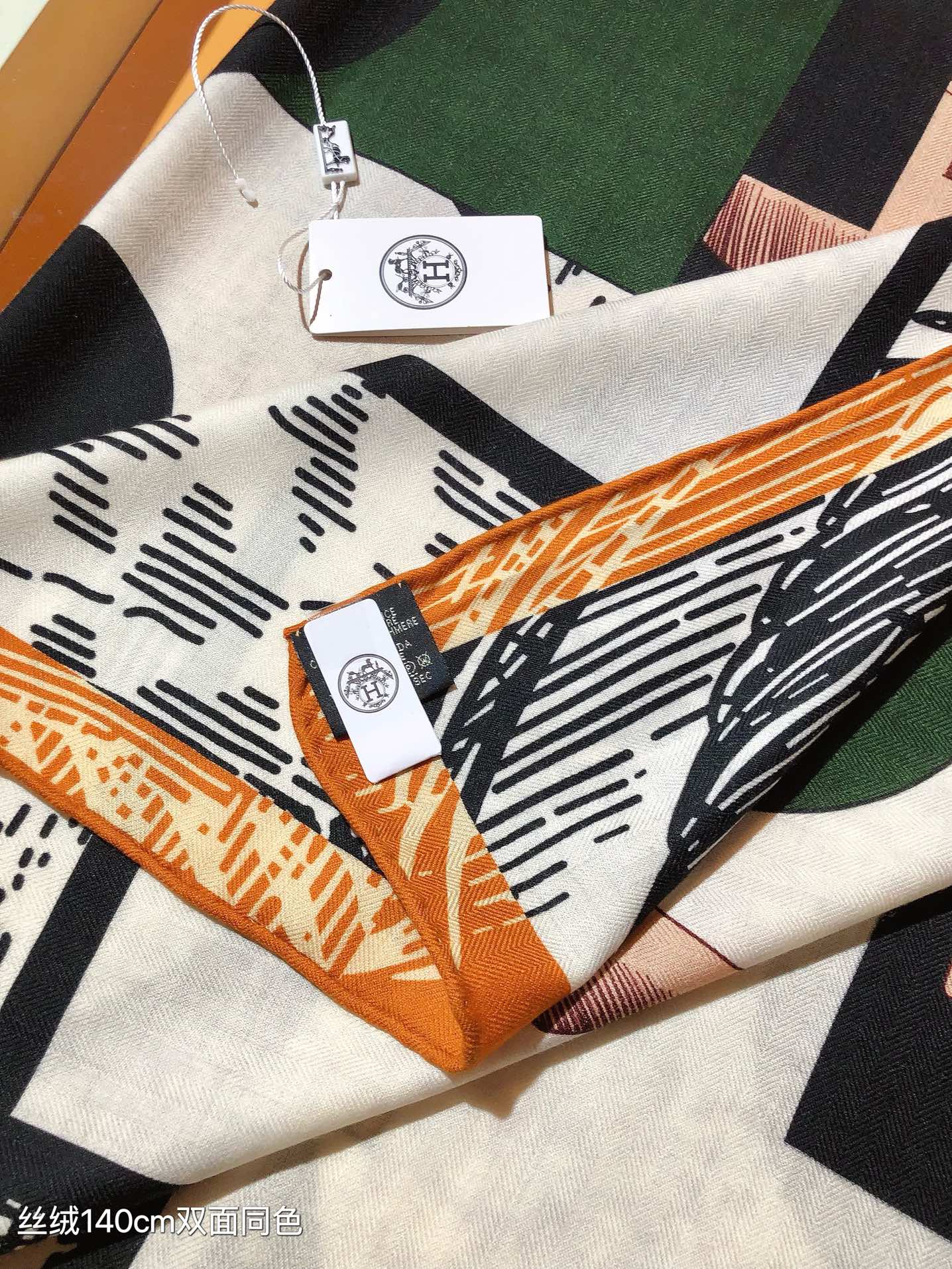 Hermès Cavalier en Formes shawl 140
