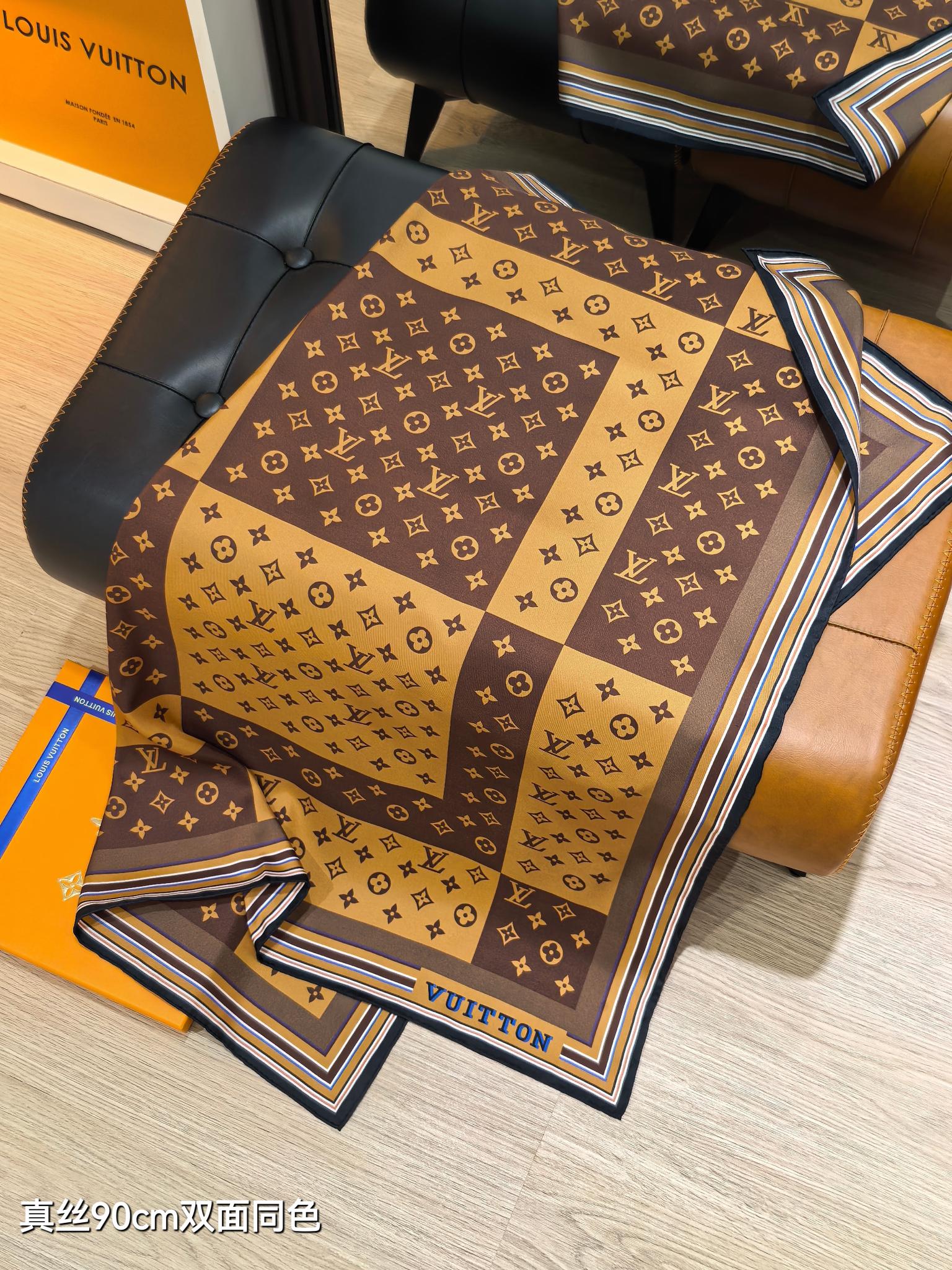 Louis Vuitton scarf