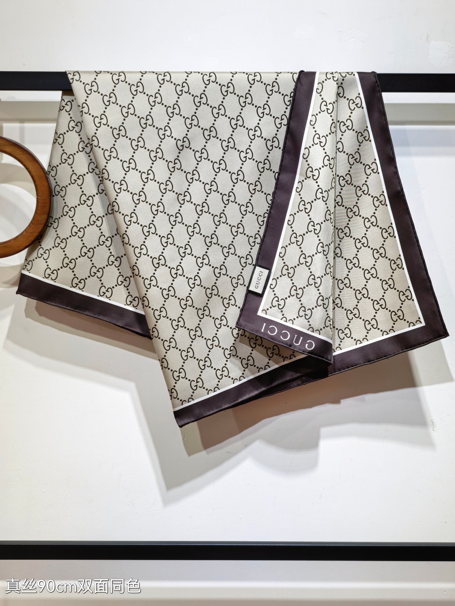 Gucci double-sided same-color scarf