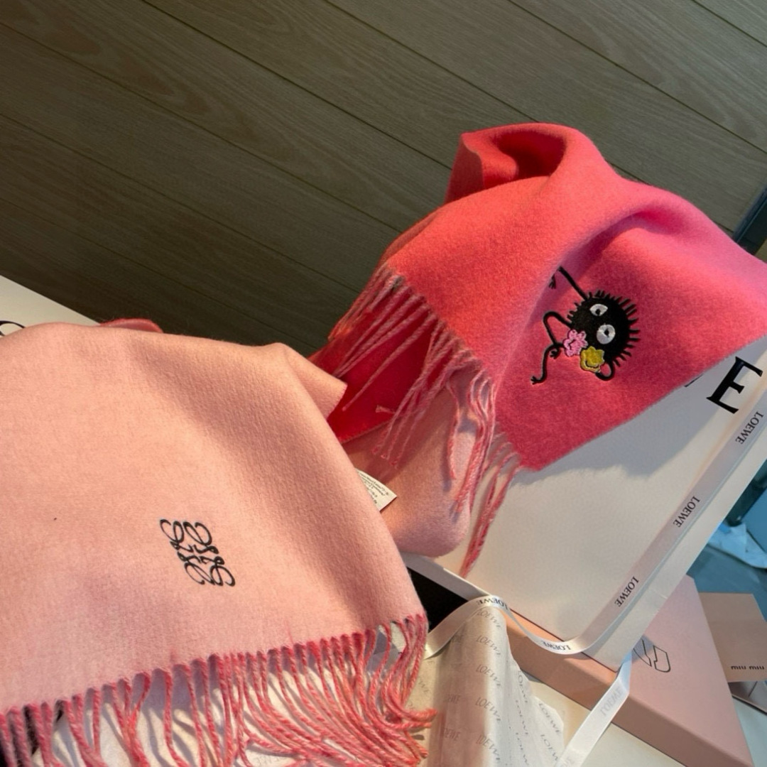LOEWE red and pink scarf