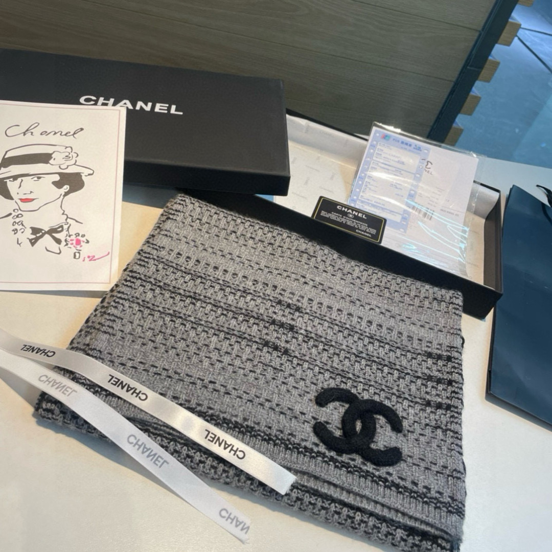 Chanel autumn and winter scarf