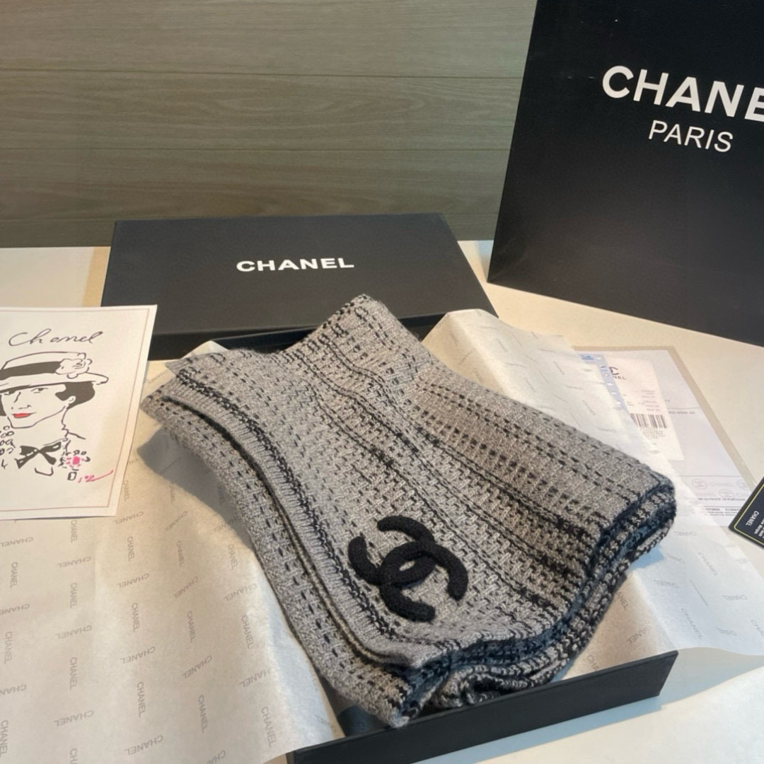 Chanel autumn and winter scarf