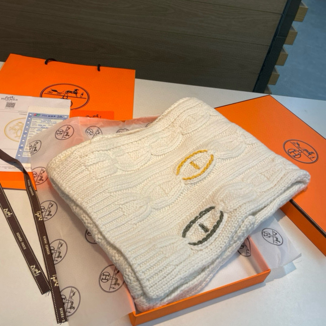 Hermès scarf white/brown