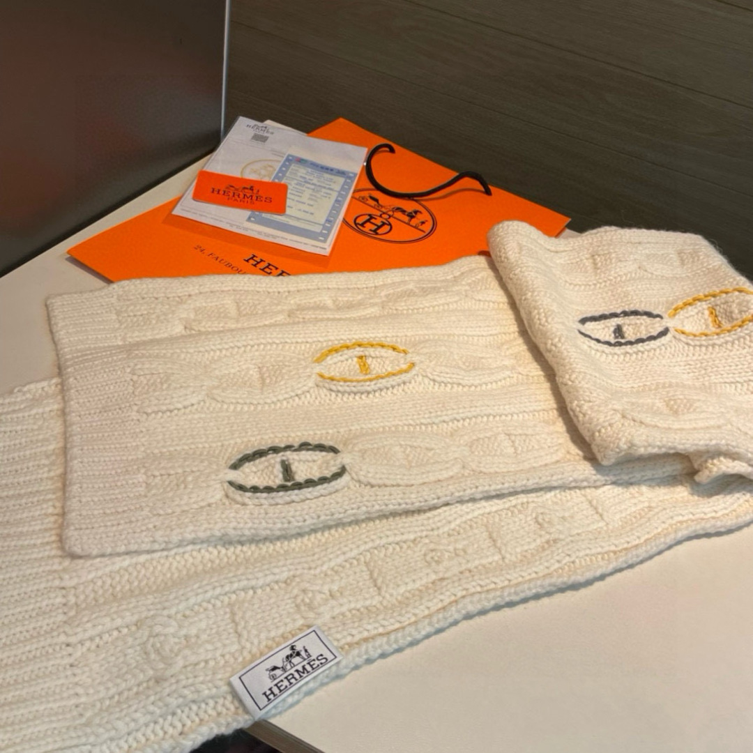 Hermès scarf white/brown