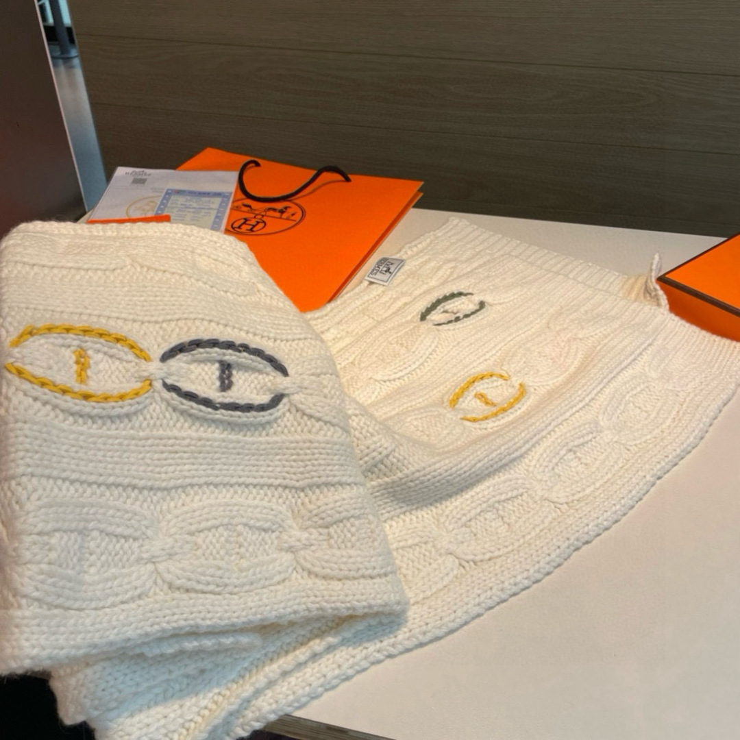Hermès scarf white/brown